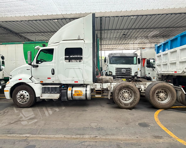 Remolcador International RH613 6X4